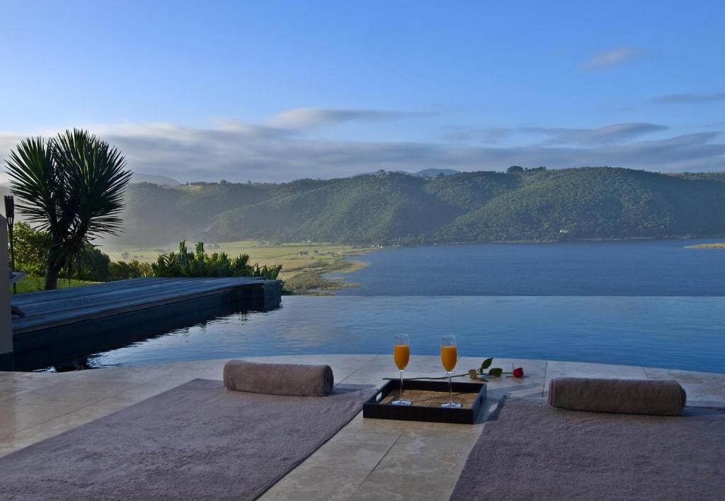 Lodge On The Lake And Wellness Spa Wilderness Exterior photo