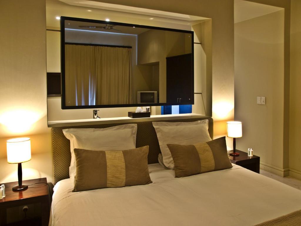 Lodge On The Lake And Wellness Spa Wilderness Room photo