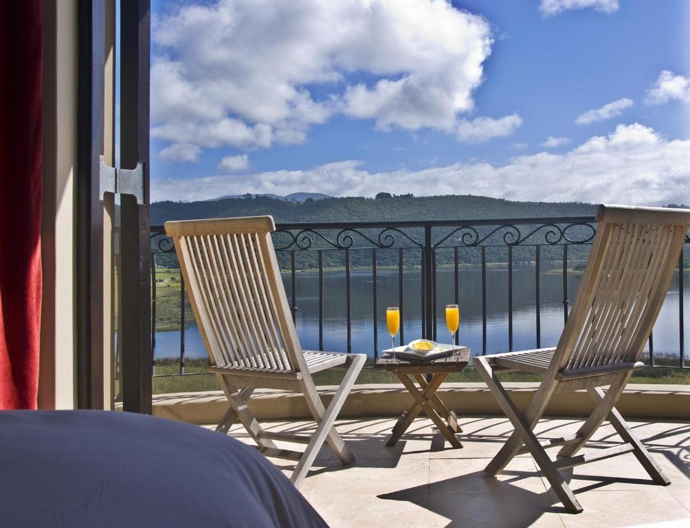Lodge On The Lake And Wellness Spa Wilderness Room photo