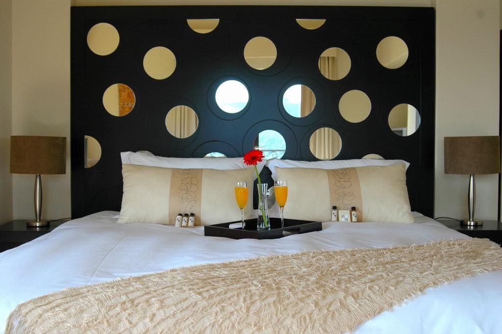 Lodge On The Lake And Wellness Spa Wilderness Room photo